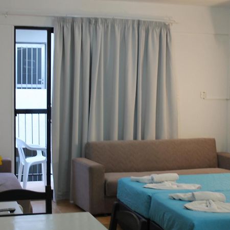 A Maos Hotel Apartments Ayia Napa Bilik gambar