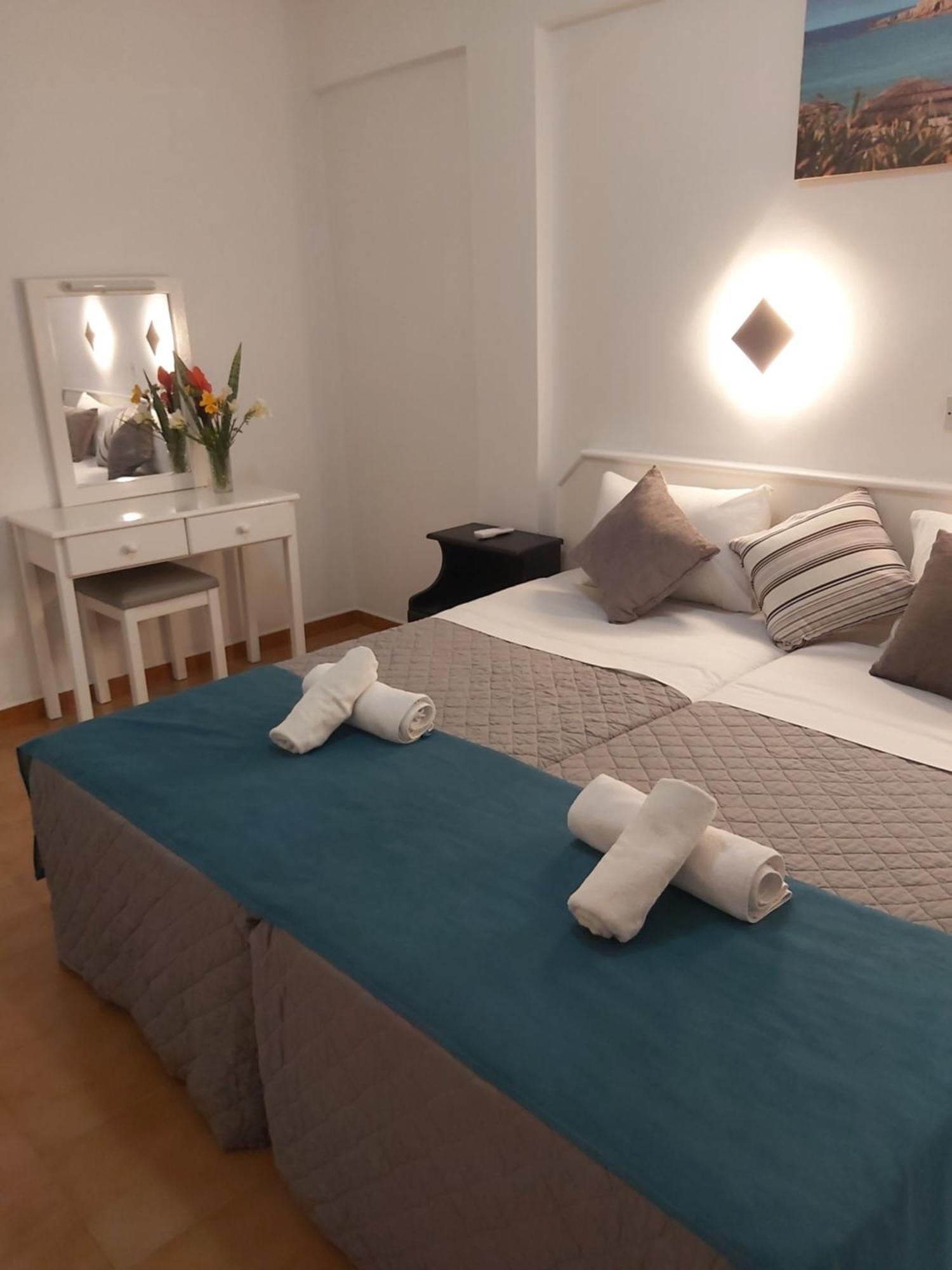A Maos Hotel Apartments Ayia Napa Bilik gambar