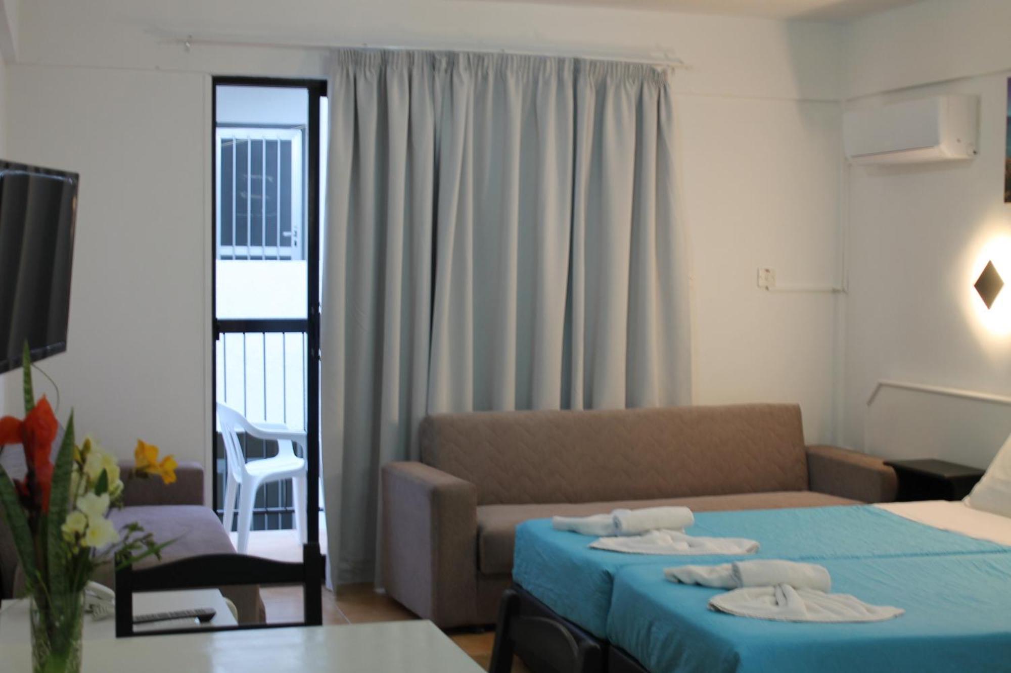 A Maos Hotel Apartments Ayia Napa Bilik gambar